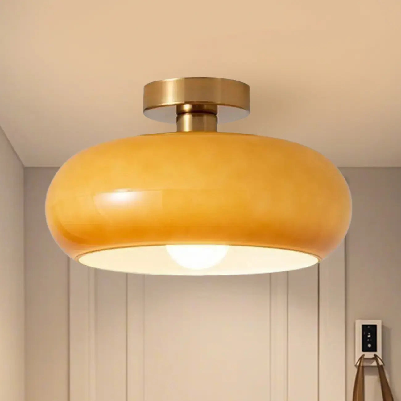 Mini plafonnier cylindrique en verre pour espace de vie