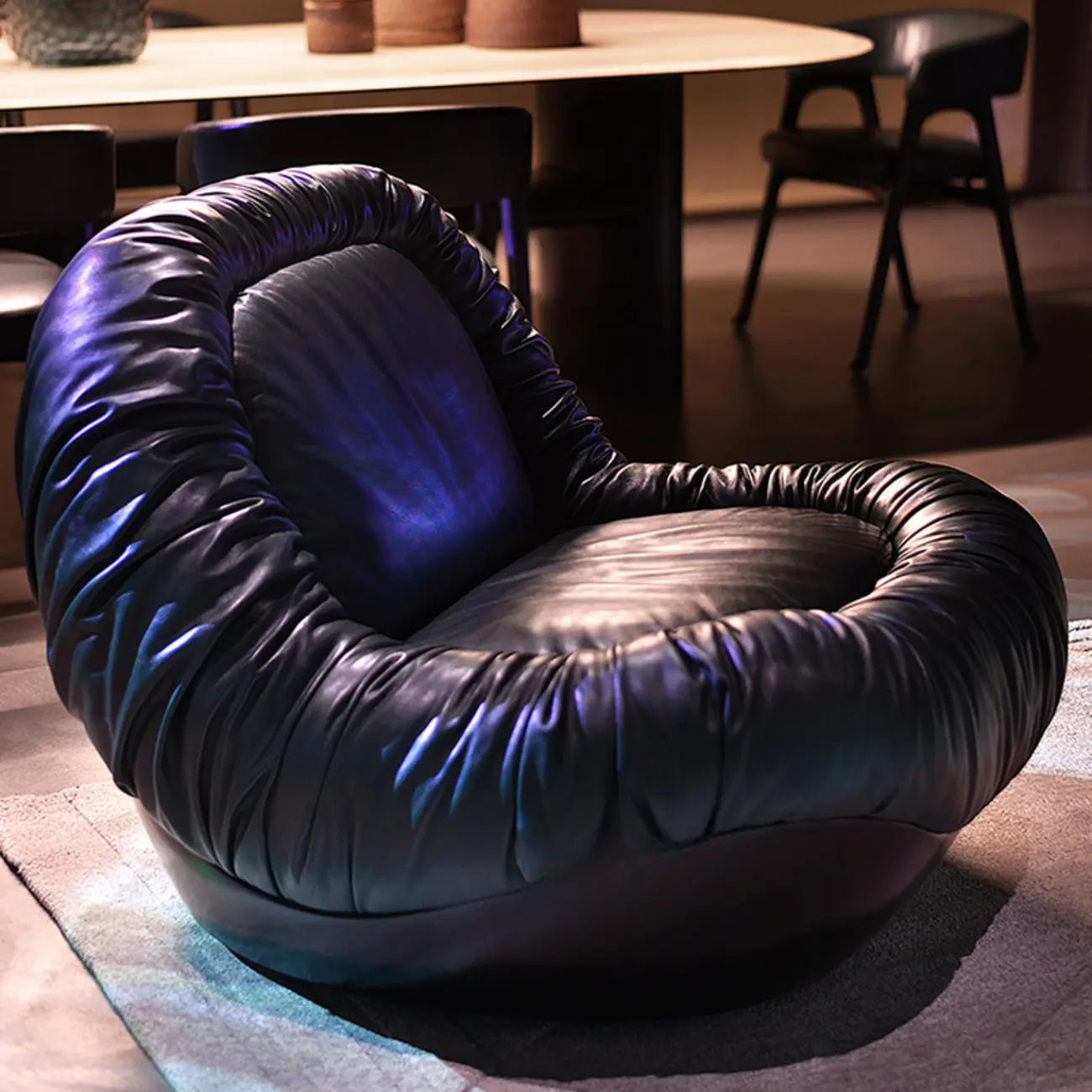 Chaise d'appoint contemporaine sans accoudoirs en similicuir