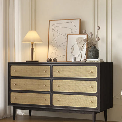 Commode tropicale en bois avec tiroirs et poignées dorées