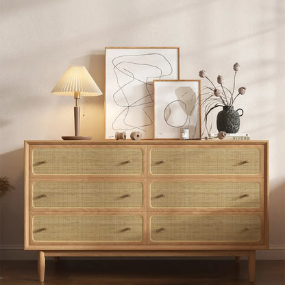 Commode tropicale en bois avec tiroirs et poignées dorées