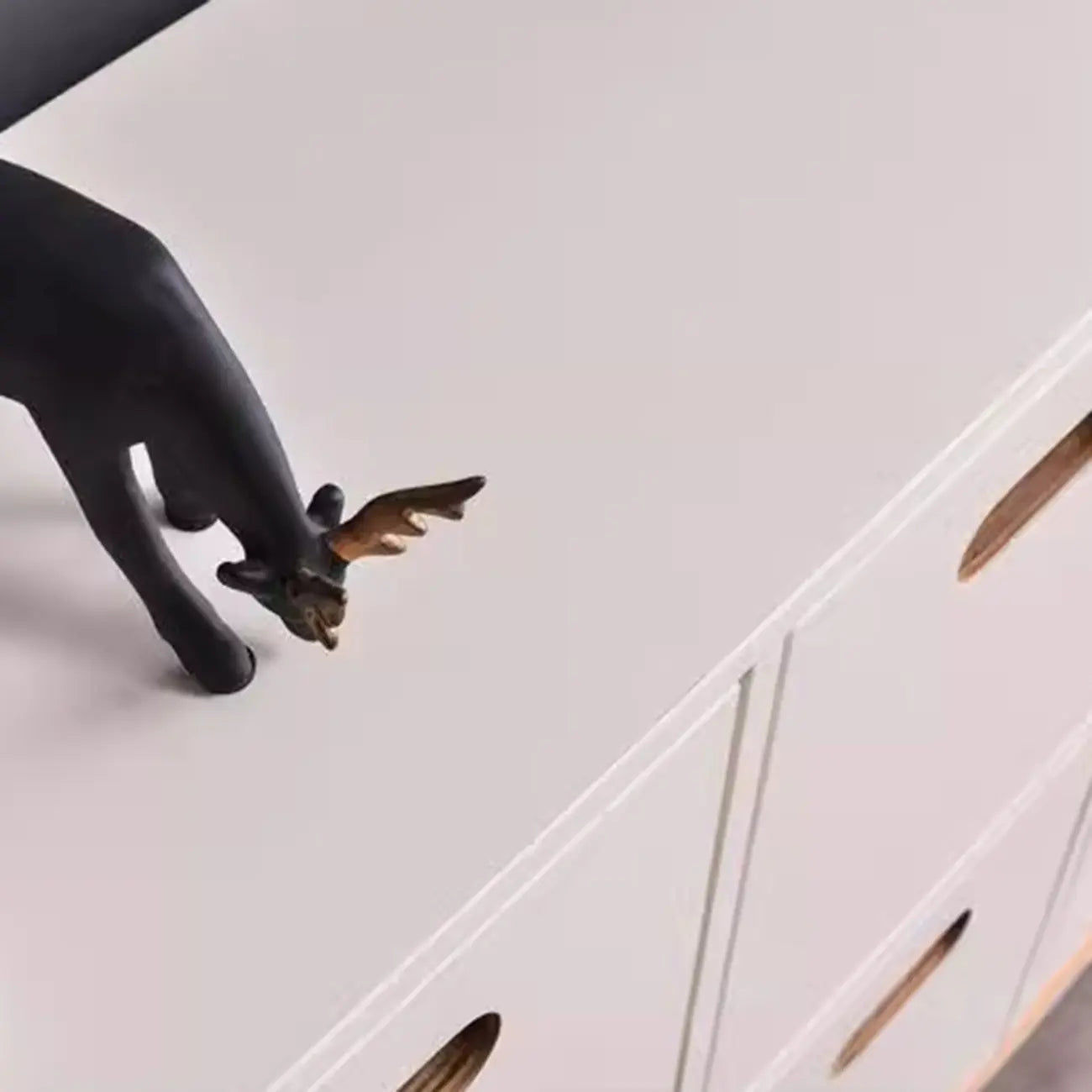 Armoire de rangement compartimentée en bois massif durable avec encoches