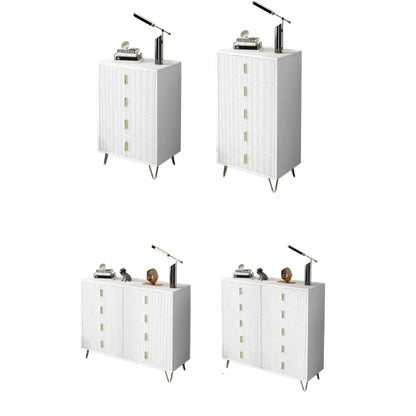 Coffre de rangement en bois à 4 pieds avec portes et tiroirs pour la maison