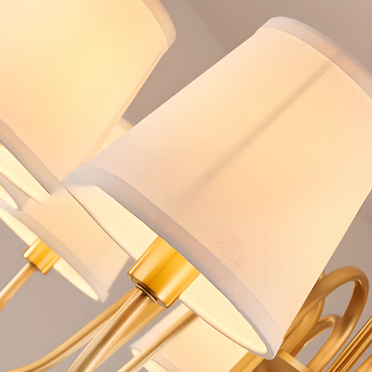 Lustre suspendu moderne en laiton avec abat-jour en tissu