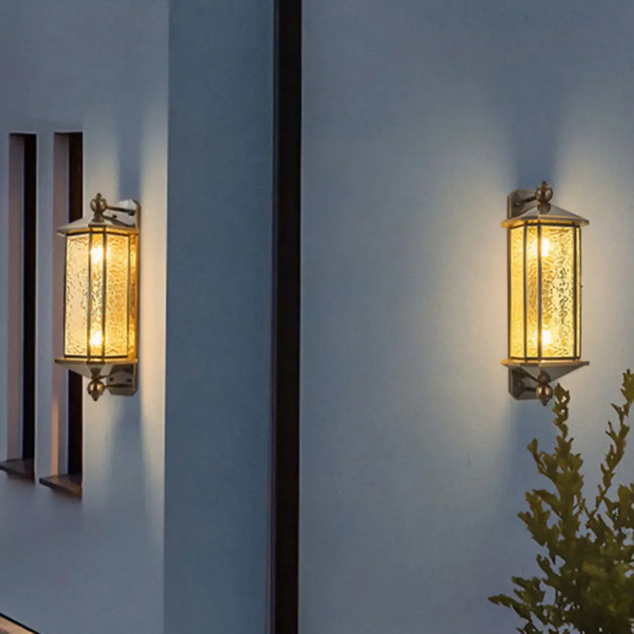 Applique murale vintage en métal avec abat-jour en verre pour extérieur