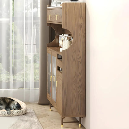 vaisselier de cuisine en bois brun avec porte vitrée et rangements