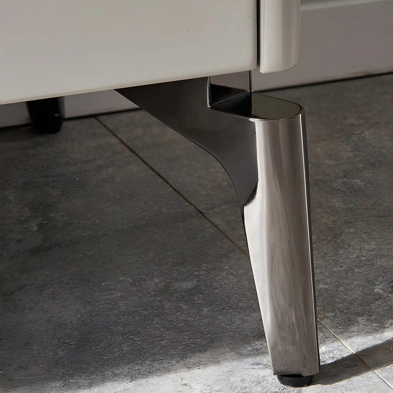 Buffet moderne avec comptoir en pierre et placards