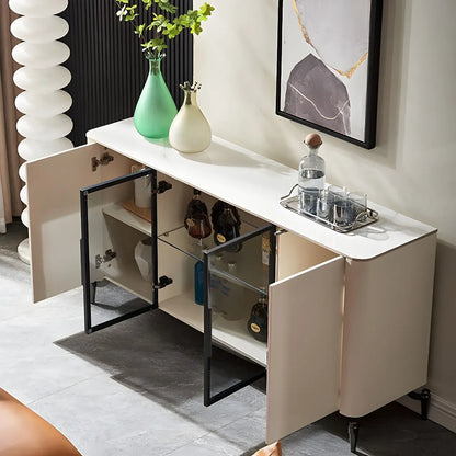 Buffet moderne avec comptoir en pierre et placards