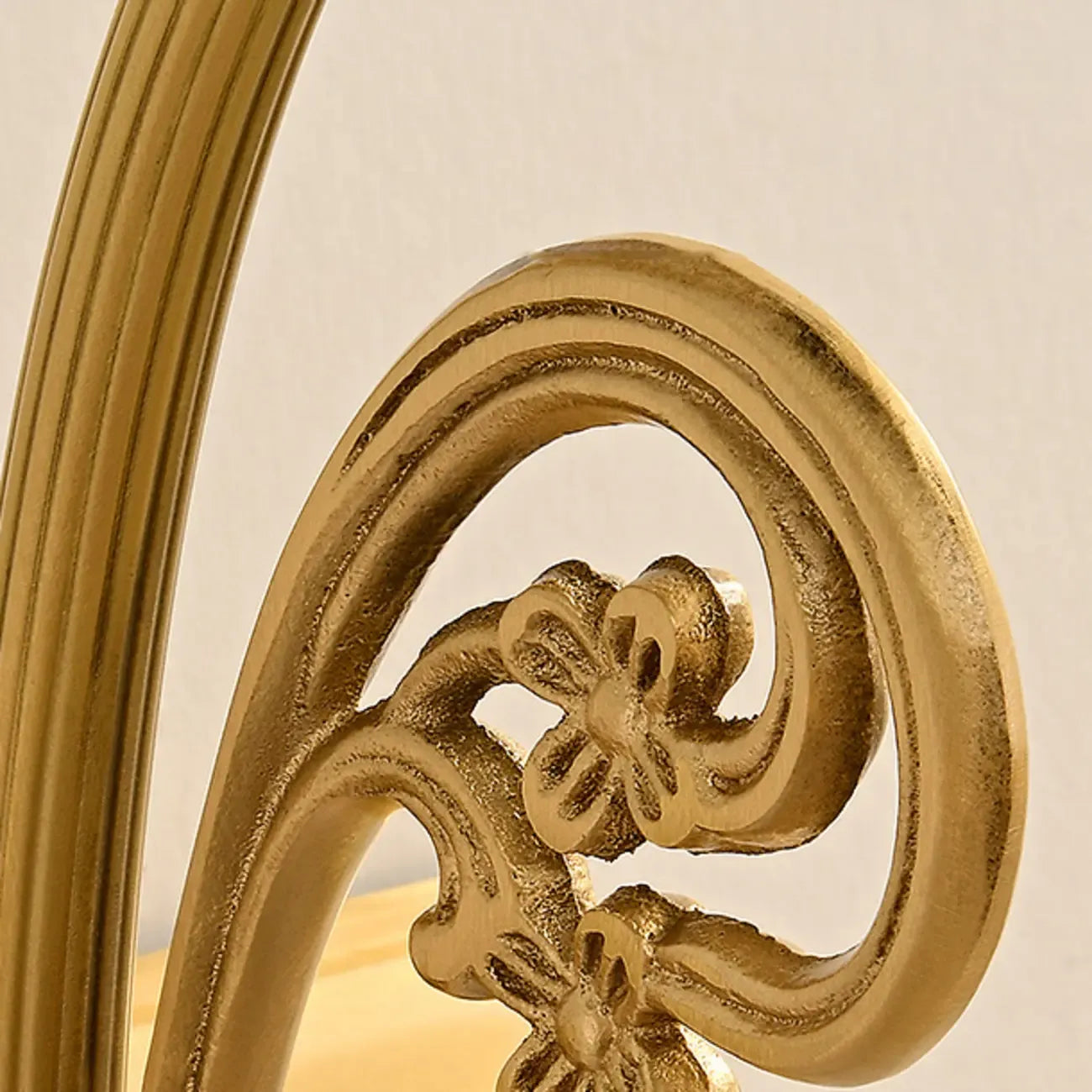 Applique murale linéaire LED rétro en cuivre arquée