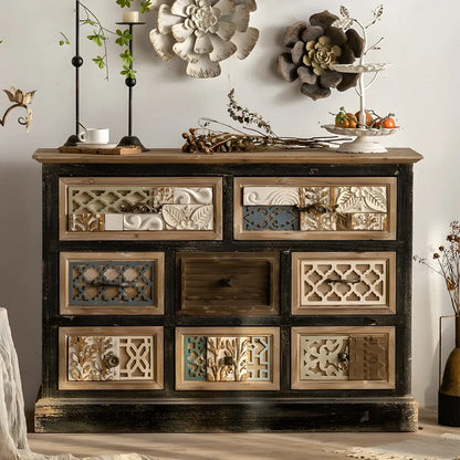 Buffet rustique en bois avec tiroirs décoratifs
