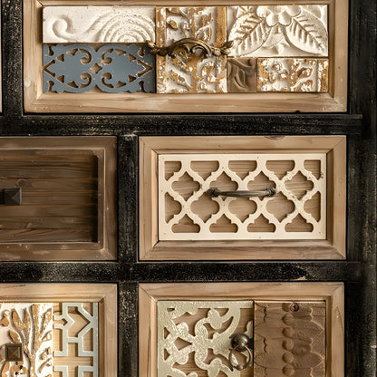 Buffet rustique en bois avec tiroirs décoratifs