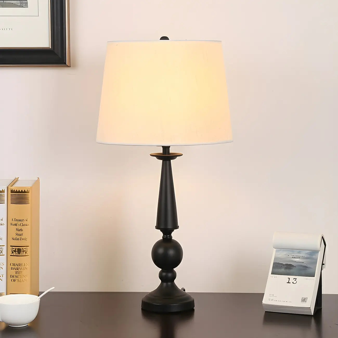 Lampe de table géométrique noire avec abat-jour en tissu pour chambre à coucher