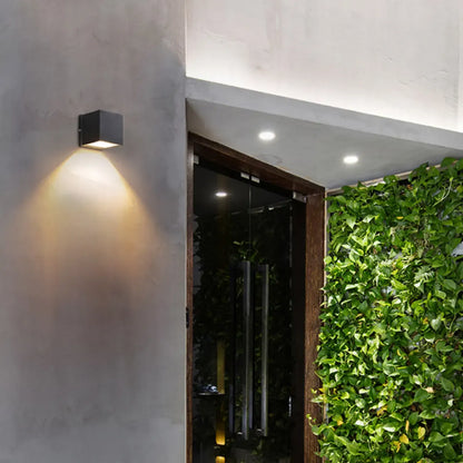 Applique murale LED moderne, luminaire minimaliste en métal pour couloir