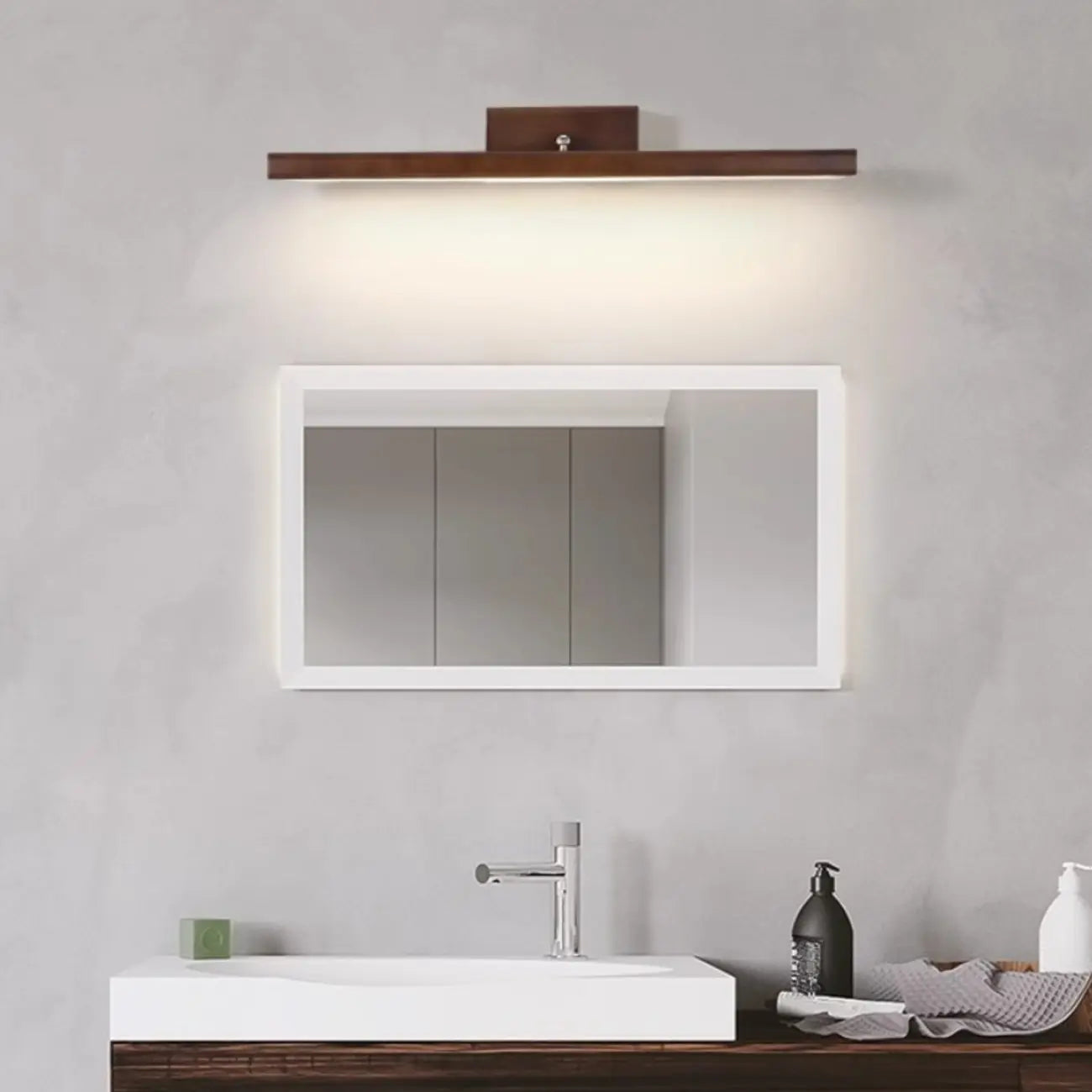 Luminaire de salle de bain moderne à LED à intensité variable pour la décoration de salle de bain