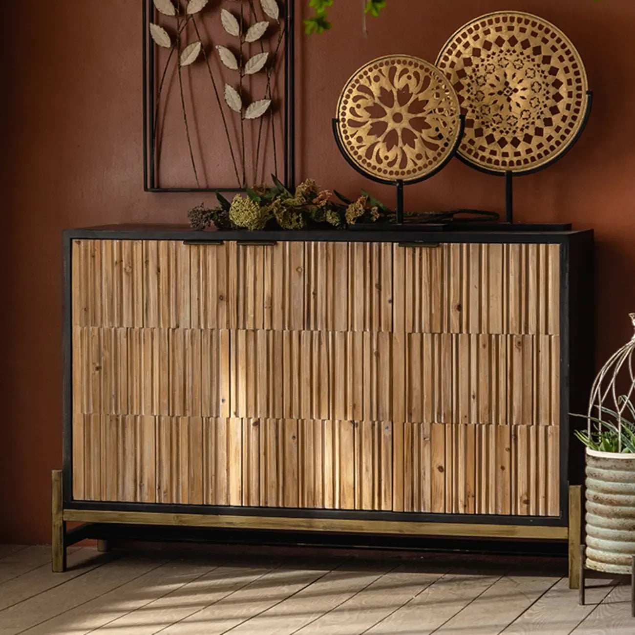 Meuble industriel en bois autoportant pour salon