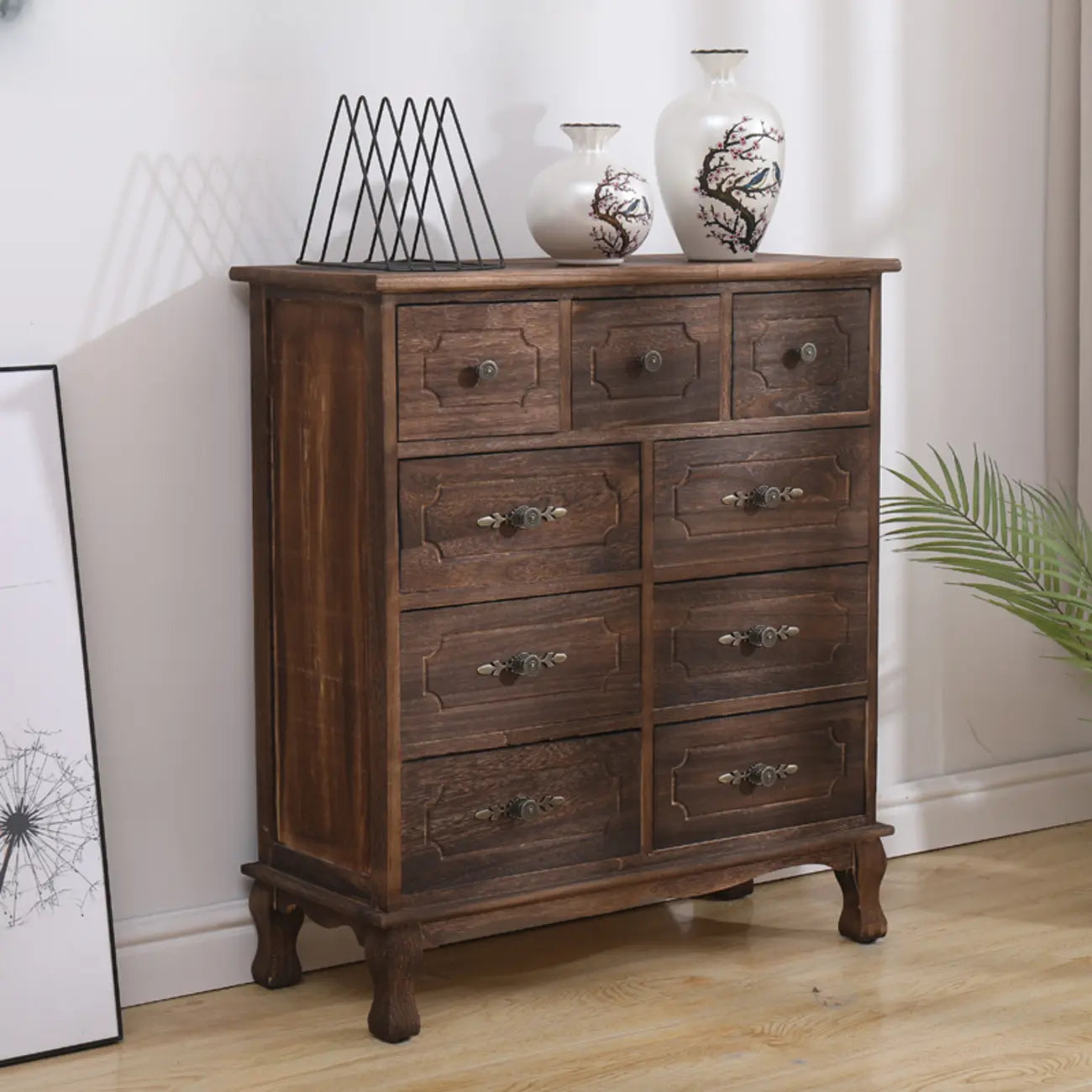 Meuble rustique marron à plusieurs tiroirs en bois pour salon