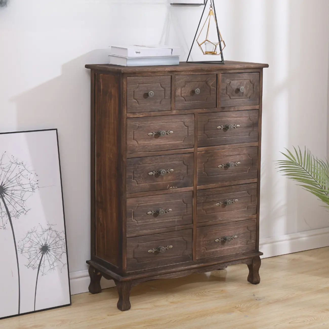 Meuble rustique marron à plusieurs tiroirs en bois pour salon