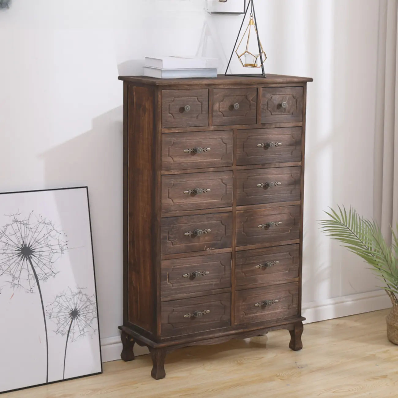 Meuble rustique marron à plusieurs tiroirs en bois pour salon