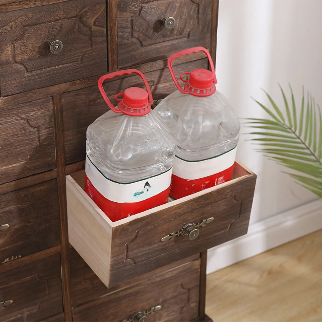 Meuble rustique marron à plusieurs tiroirs en bois pour salon