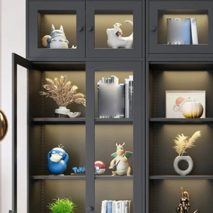 Vitrines modernes en acier coloré pour toilettes