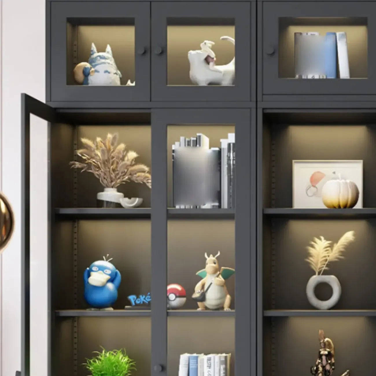 Vitrines modernes en acier coloré pour toilettes