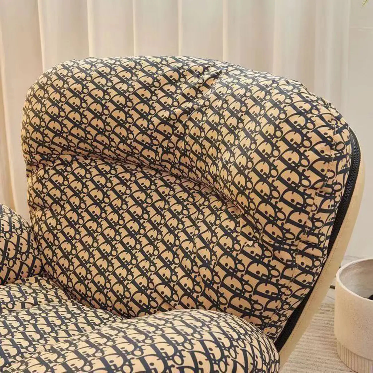 Fauteuil à bascule ergonomique moderne à oreilles avec revêtement rembourré