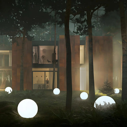 Boule lumineuse solaire LED pour jardin, idéale pour les allées extérieures.