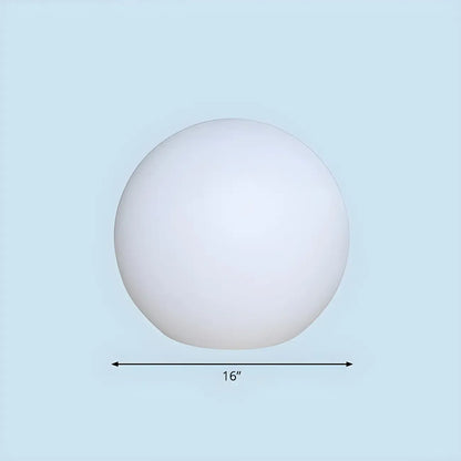 Boule lumineuse solaire LED pour jardin, idéale pour les allées extérieures.