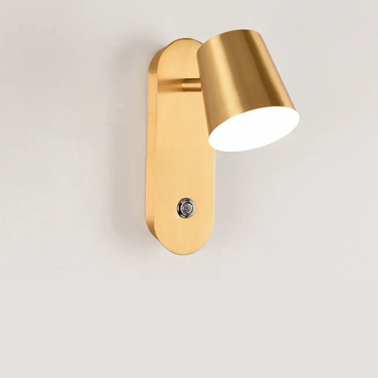 Applique murale moderne pour salle de bain avec abat-jour en métal
