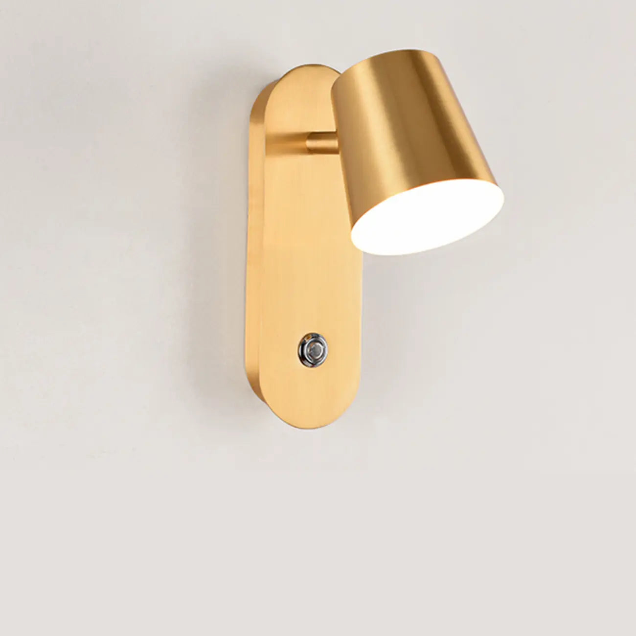 Applique murale moderne pour salle de bain avec abat-jour en métal