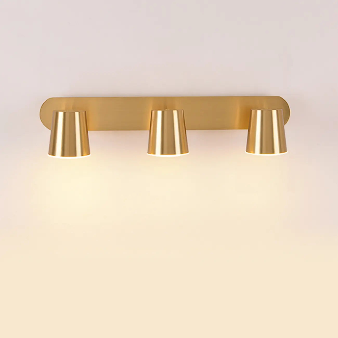 Applique murale moderne pour salle de bain avec abat-jour en métal
