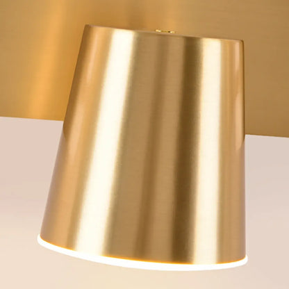Applique murale moderne pour salle de bain avec abat-jour en métal