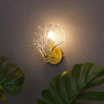 Applique murale moderne géométrique en métal avec abat-jour en verre en forme de coquillage
