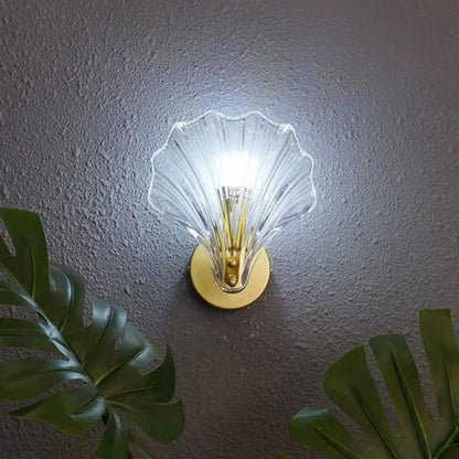 Applique murale moderne géométrique en métal avec abat-jour en verre en forme de coquillage