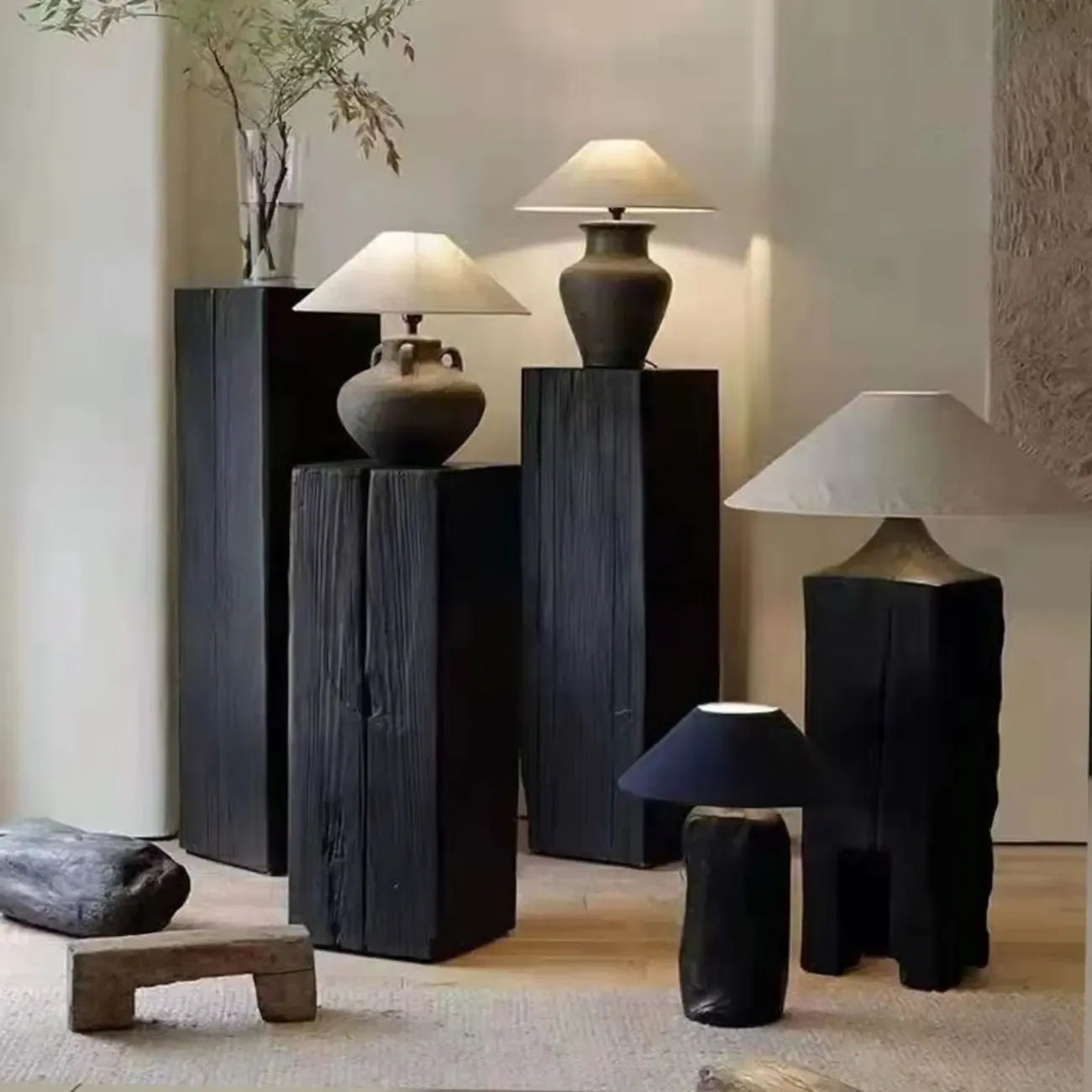 Table d'appoint carrée moderne en bois brun pour salon