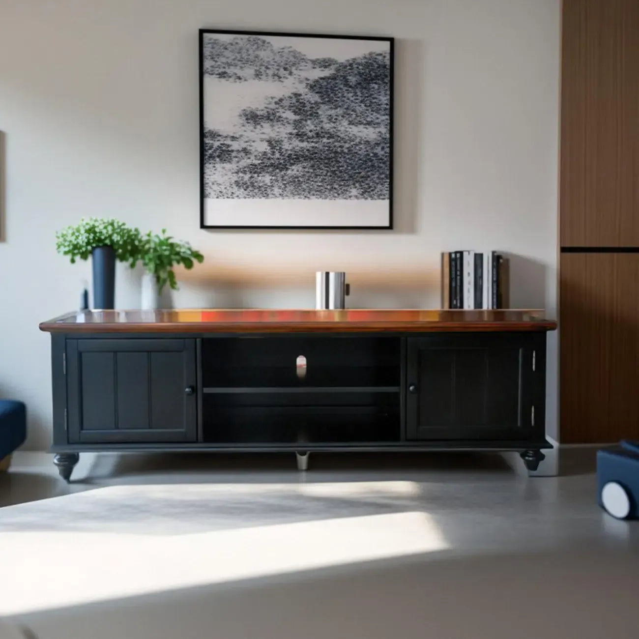 Meuble TV traditionnel en bois d'hévéa avec rangement ouvert et étagères