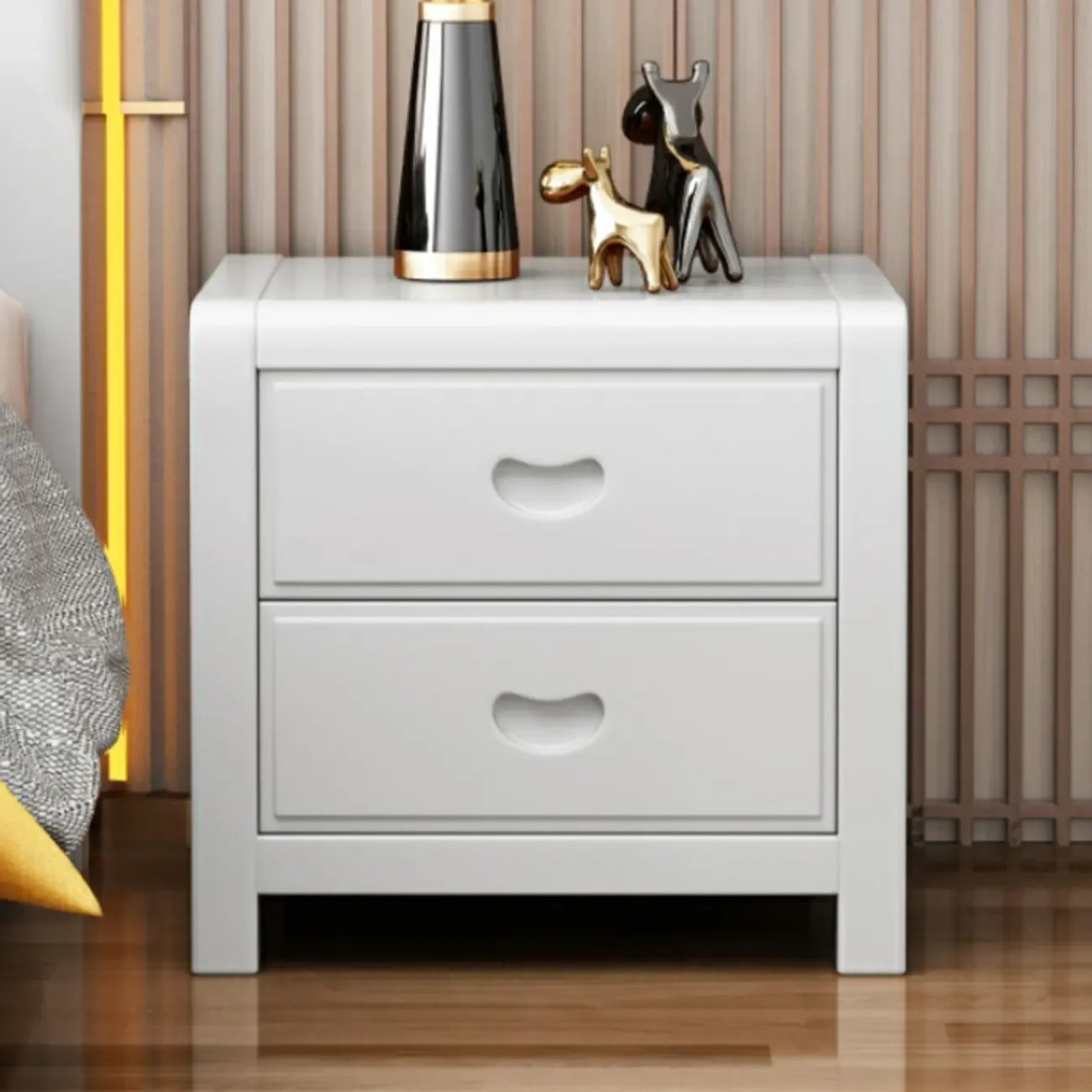 Petite table de chevet traditionnelle en bois brun noyer à 2 tiroirs