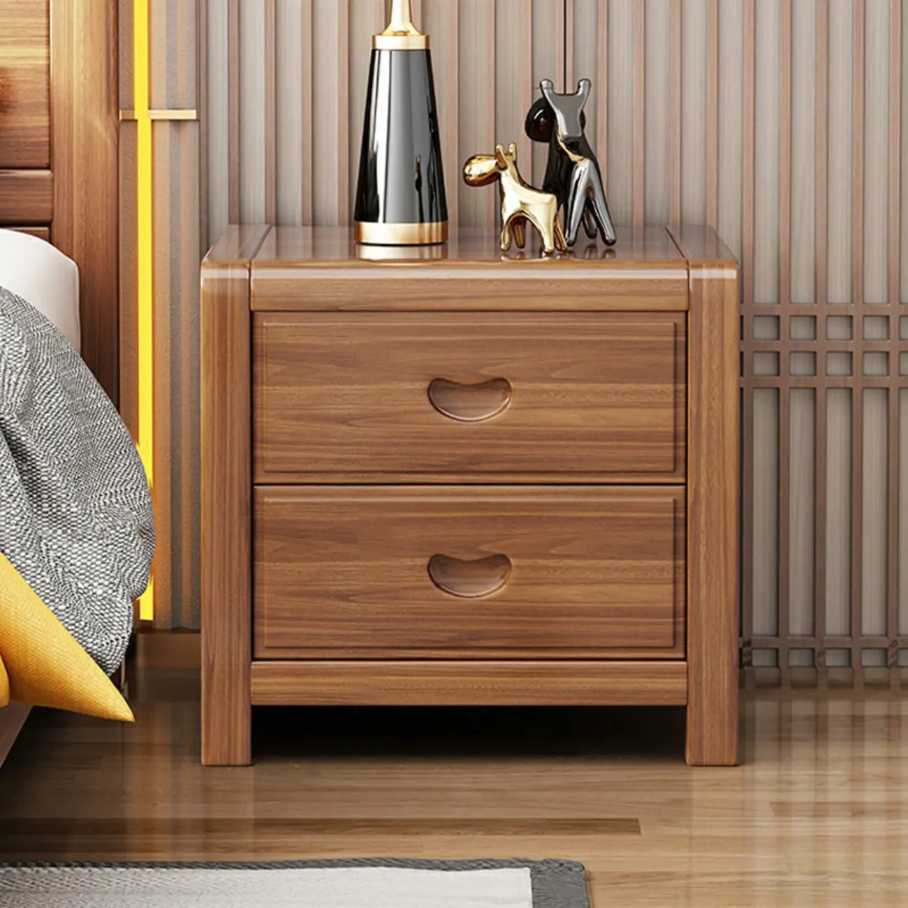 Petite table de chevet traditionnelle en bois brun noyer à 2 tiroirs