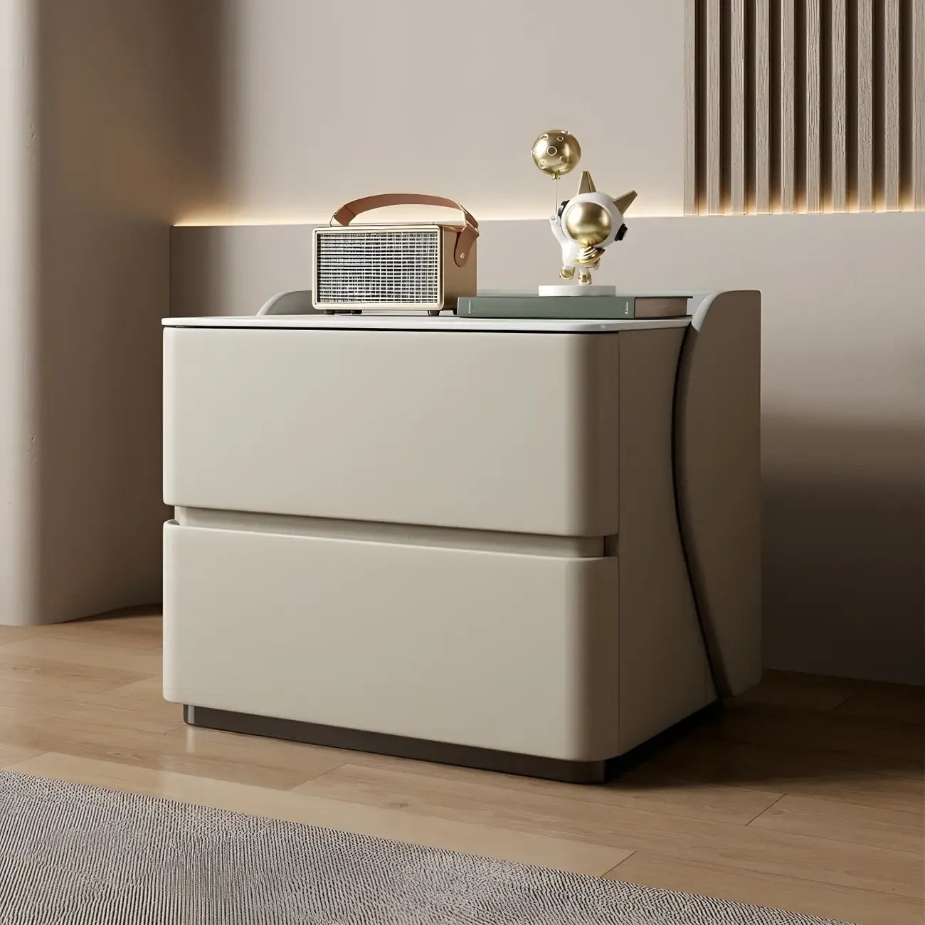 Table de chevet moderne en pin avec plateau en pierre et revêtement en cuir, à deux tiroirs