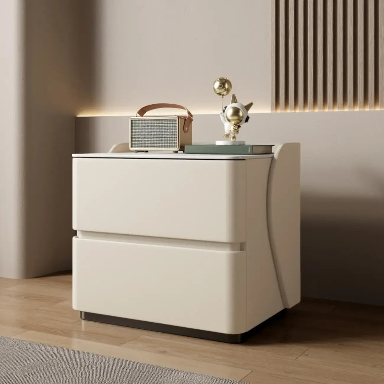 Table de chevet moderne en pin avec plateau en pierre et revêtement en cuir, à deux tiroirs