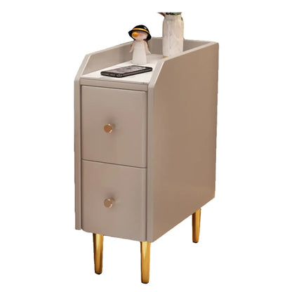 Table de chevet étroite à tiroirs en similicuir avec plateau en pierre