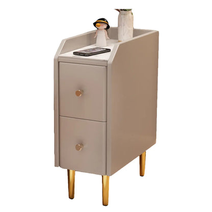 Table de chevet étroite à tiroirs en similicuir avec plateau en pierre
