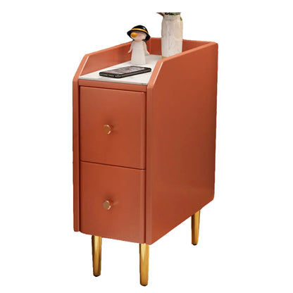 Table de chevet étroite à tiroirs en similicuir avec plateau en pierre