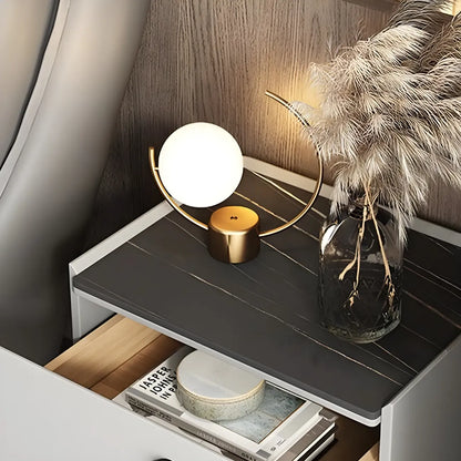 Table de chevet moderne avec plateau en pierre et tiroir en cuir pour petits espaces