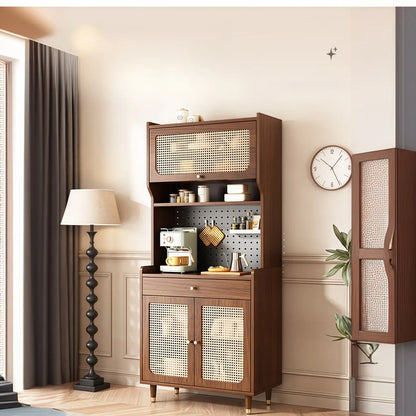 Buffet de rangement en bois de noyer avec panneaux perforés et portes en rotin