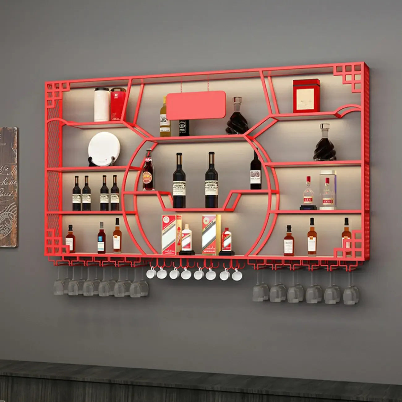 Étagère murale à plusieurs niveaux en métal doré pour bouteilles de vin et verres