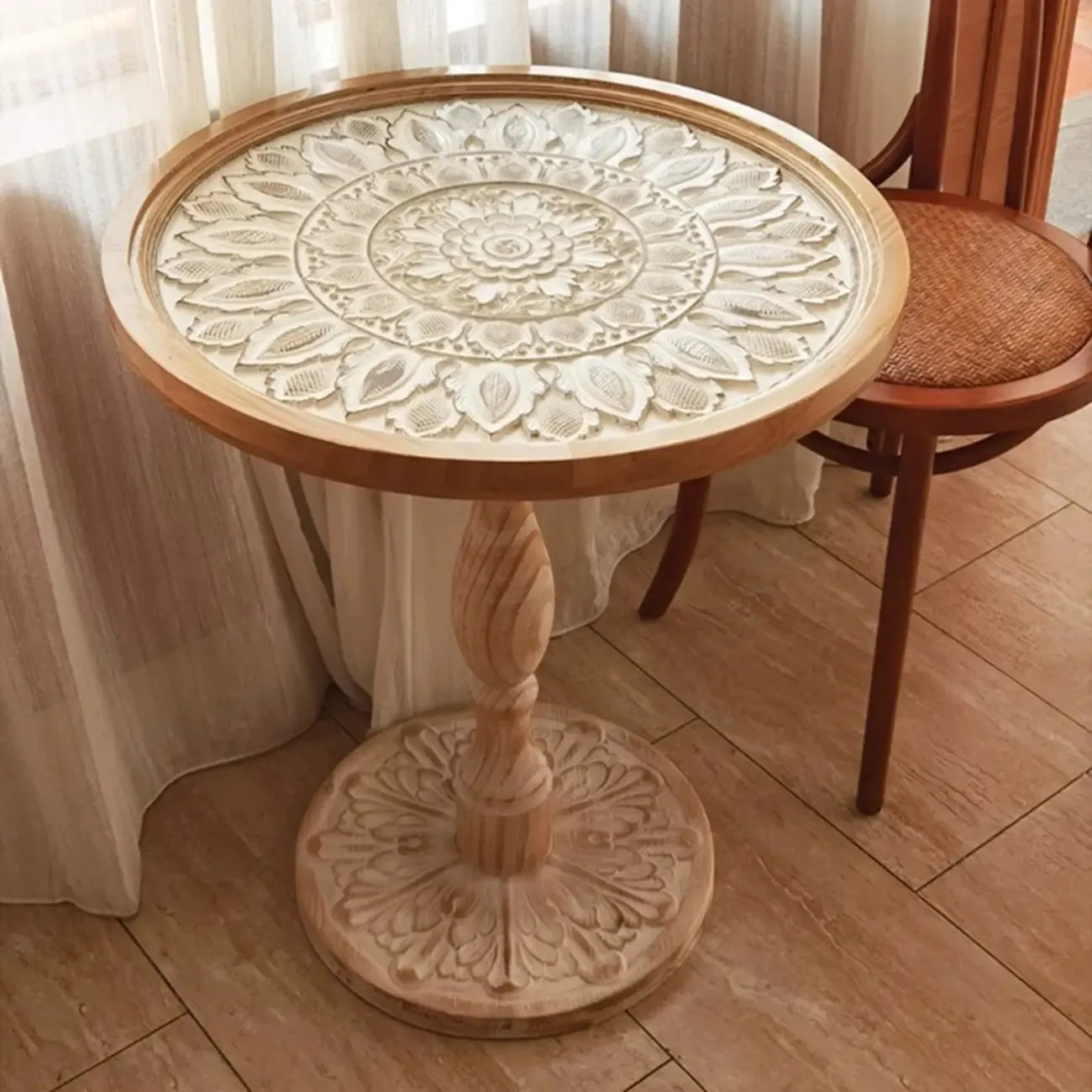 Table d'appoint ronde rétro en bois clair pour salon