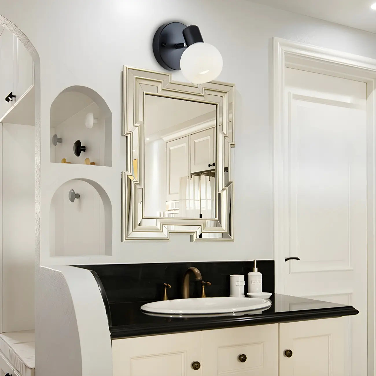 Applique murale moderne en métal et verre noir avec dôme pour salle de bain