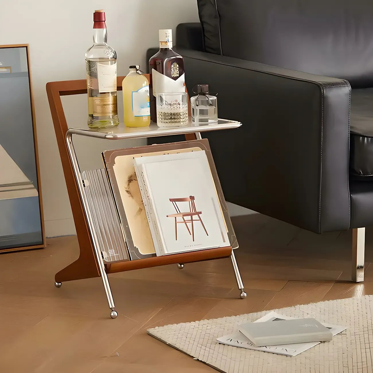 Petite table d'appoint unique en forme de Z, en bois massif et verre.