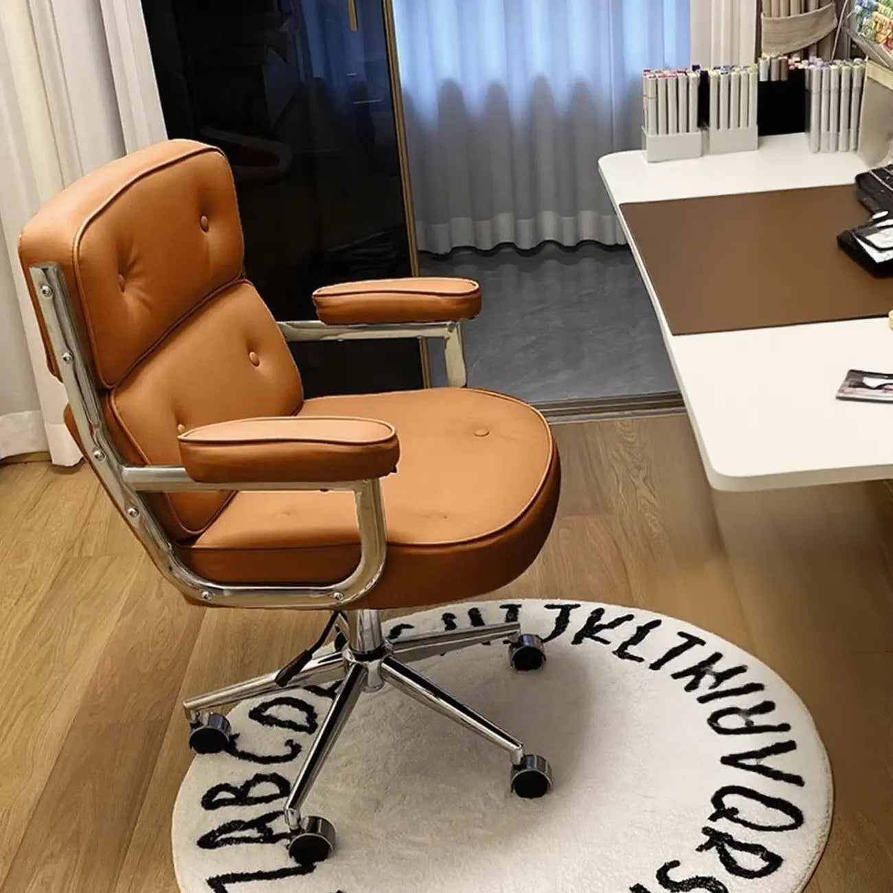 Chaise de bureau ergonomique moderne en cuir, réglable et inclinable