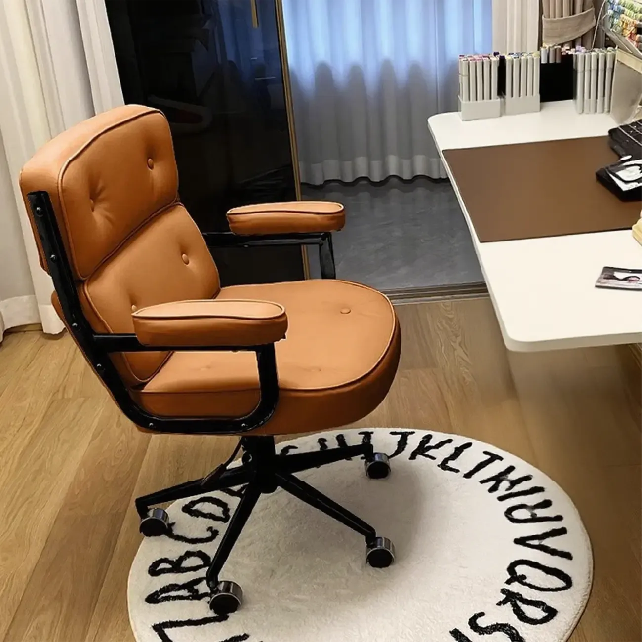 Chaise de bureau ergonomique moderne en cuir, réglable et inclinable